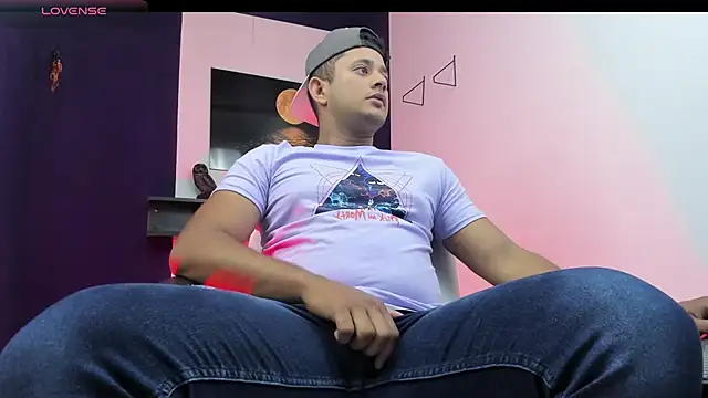 Snapshot of Marcos_garcias chatting on 03-07-25, 10:35 Marcos garcias online show from 03-07-25, 10:35