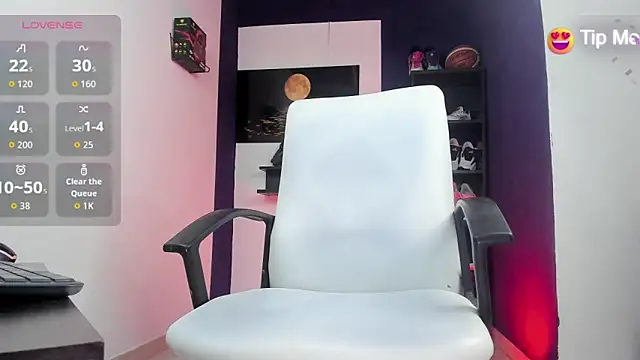 Snapshot of Marcos_garcias chatting on 10-15-25, 03:34 Marcos garcias online show from 10-15-25, 03:34