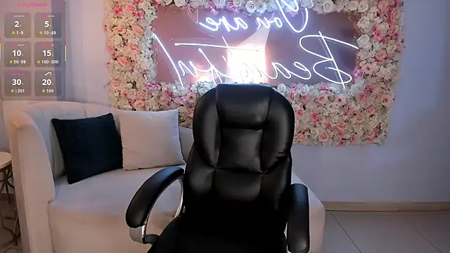 Snapshot of GabriellaLee chatting on 09-27-25, 02:49 GabriellaLee online show from 09-27-25, 02:49