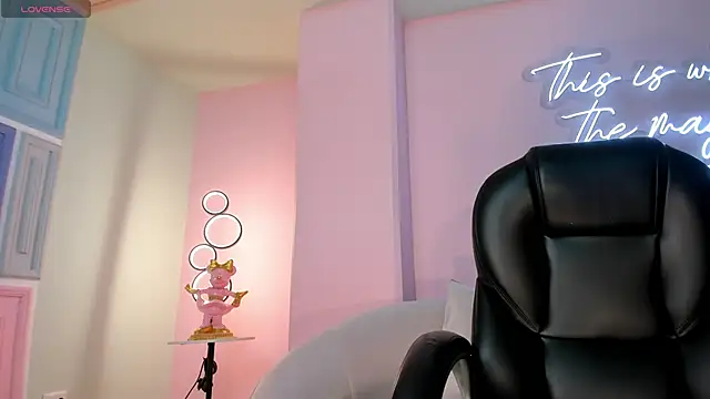 Snapshot of GabriellaLee chatting on 10-09-25, 02:42 GabriellaLee online show from 10-09-25, 02:42