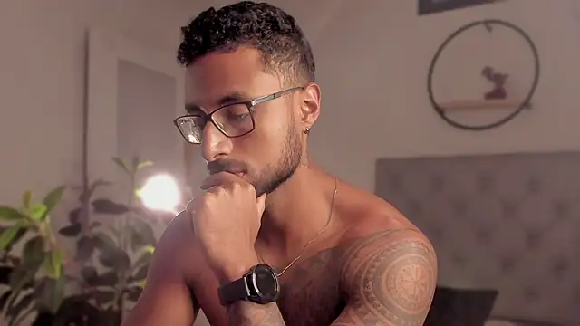 LiamGarcia1 online show from 01-30-25, 04:02