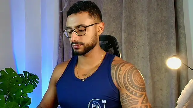 LiamGarcia1 online show from 02-28-25, 06:52