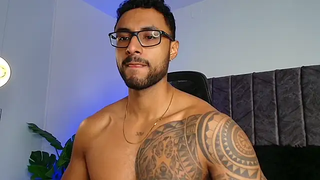 LiamGarcia1 online show from 10-20-25, 01:11