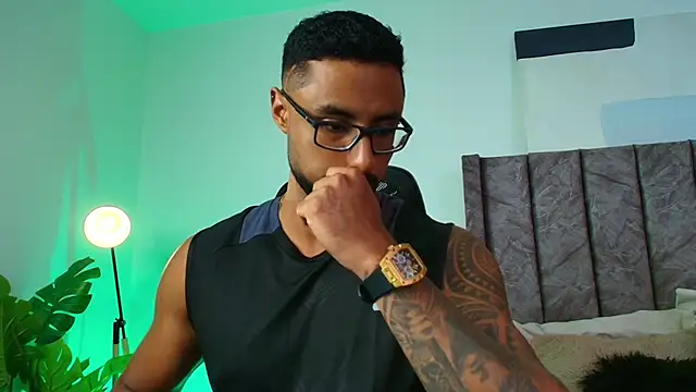 LiamGarcia1 online show from 12-05-25, 03:41