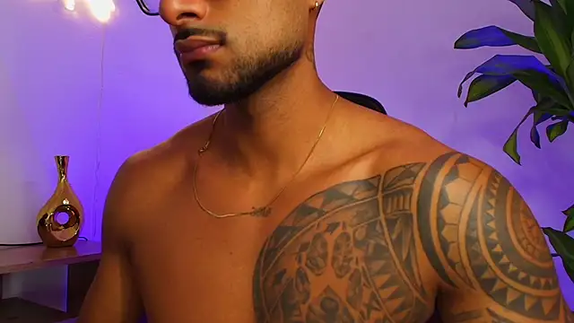 LiamGarcia1 online show from 12-15-25, 03:38