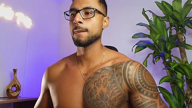 LiamGarcia1 online show from 12-17-25, 02:12