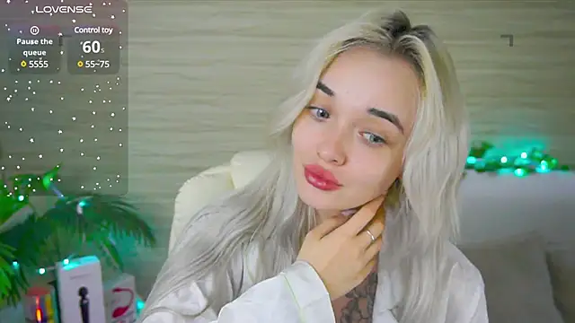 Ashley S online show from 03-11-25, 02:43