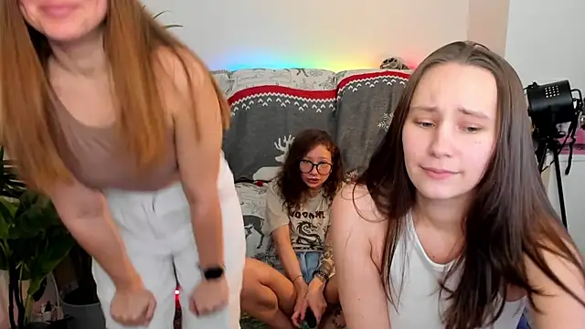 HotCaramellsTV online show from 12-15-24, 04:15