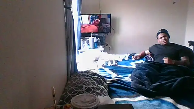 Snapshot of ReesesPns chatting on 02-14-25, 03:36 ReesesPns online show from 02-14-25, 03:36