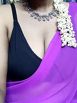 sophia600 online show from 12-26-24, 05:40