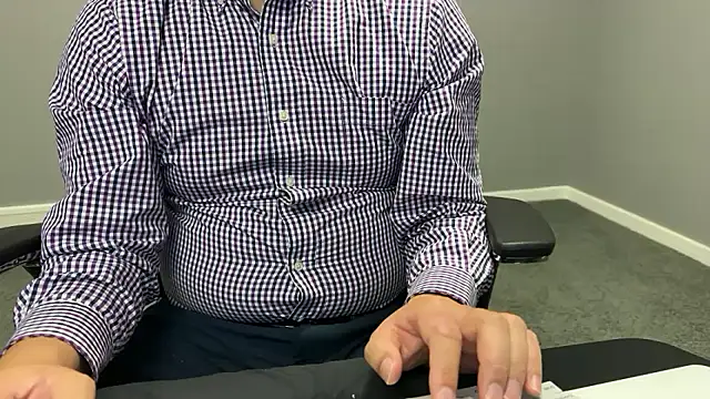 Snapshot of nimirole chatting on 10-15-25, 02:28 nimirole online show from 10-15-25, 02:28
