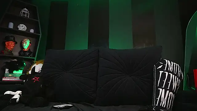 Melanie Nyx online show from 05-05-26, 02:41