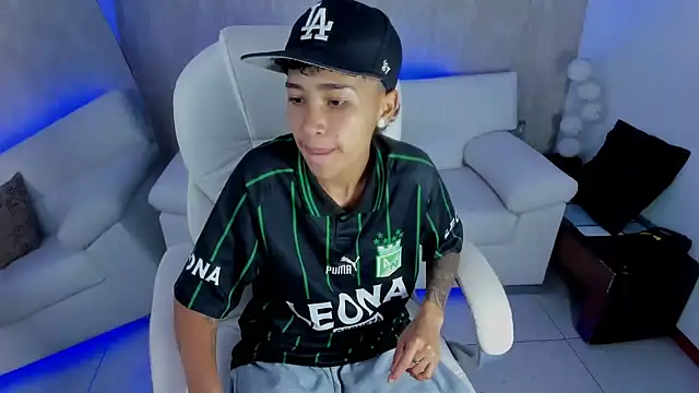 Snapshot of nova_sex01 chatting on 01-06-25, 01:19 nova sex01 online show from 01-06-25, 01:19