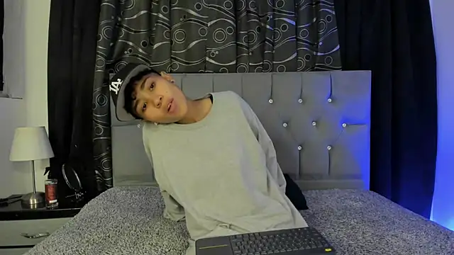 Snapshot of nova_sex01 chatting on 02-02-25, 04:05 nova sex01 online show from 02-02-25, 04:05