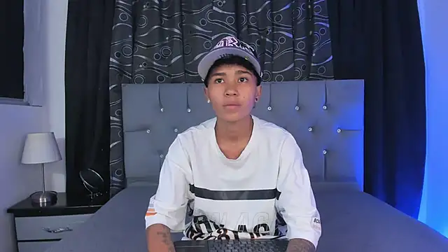 Snapshot of nova_sex01 chatting on 03-01-25, 03:32 nova sex01 online show from 03-01-25, 03:32