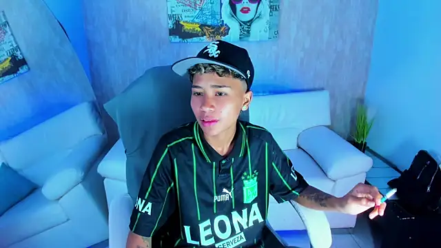 Snapshot of nova_sex01 chatting on 11-12-25, 04:24 nova sex01 online show from 11-12-25, 04:24