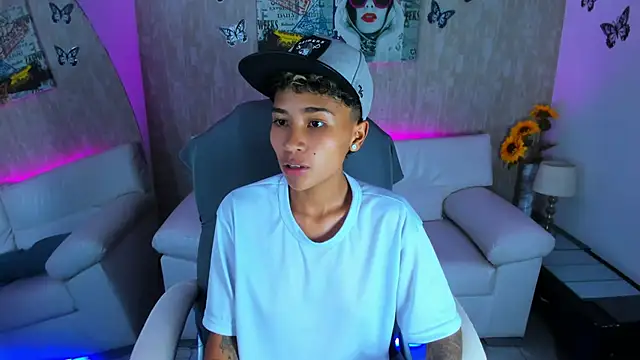 Snapshot of nova_sex01 chatting on 12-04-25, 04:22 nova sex01 online show from 12-04-25, 04:22