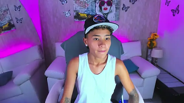 Snapshot of nova_sex01 chatting on 12-05-25, 04:43 nova sex01 online show from 12-05-25, 04:43