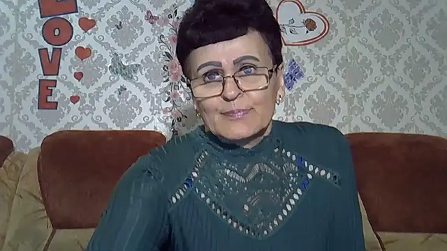 Snapshot of PaulaGolden chatting on 05-16-26, 03:55 PaulaGolden online show from 05-16-26, 03:55