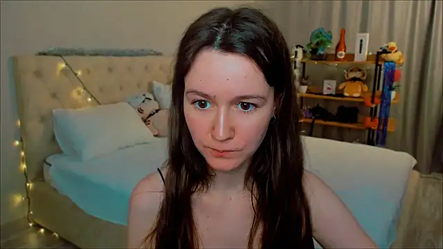 Snapshot of ameli_moon chatting on 12-20-24, 05:51 ameli moon online show from 12-20-24, 05:51