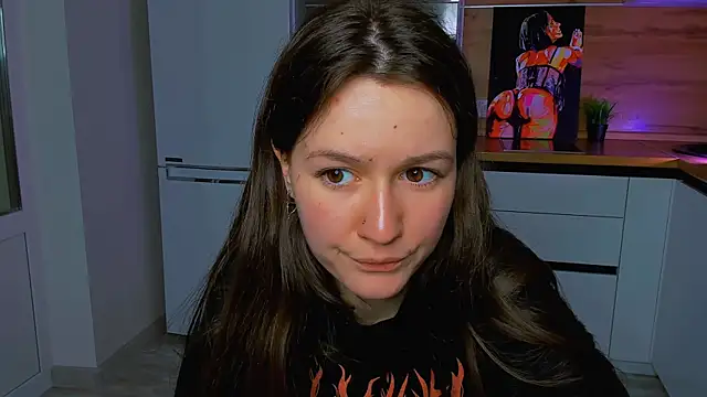 Snapshot of ameli_moon chatting on 02-22-25, 04:51 ameli moon online show from 02-22-25, 04:51