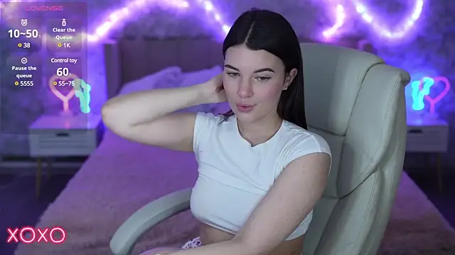 YourLolaBunny online show from 03-22-25, 02:05