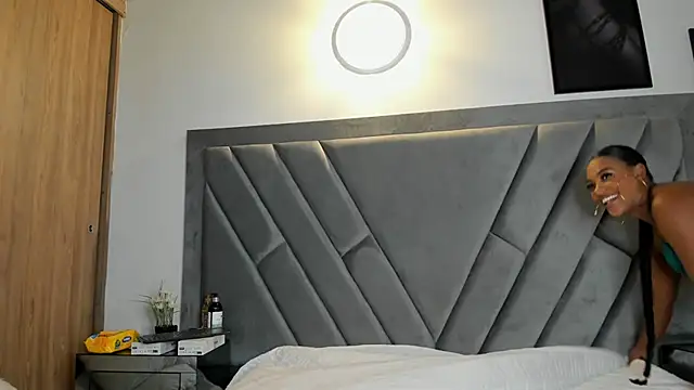 brenda nova18 online show from 10-13-25, 09:26