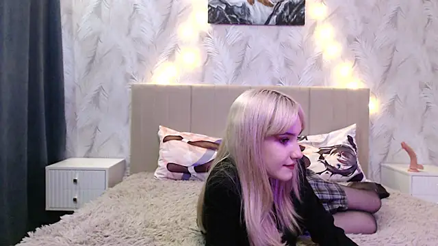 Snapshot of Princess_Shy___ chatting on 12-15-24, 12:17 Princess Shy    online show from 12-15-24, 12:17