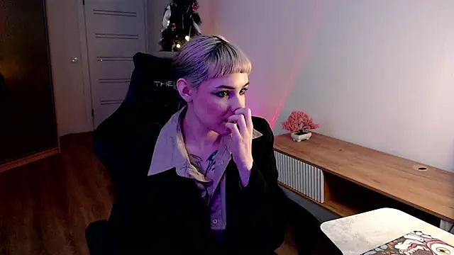 Snapshot of Princess_Shy___ chatting on 02-13-25, 12:54 Princess Shy    online show from 02-13-25, 12:54