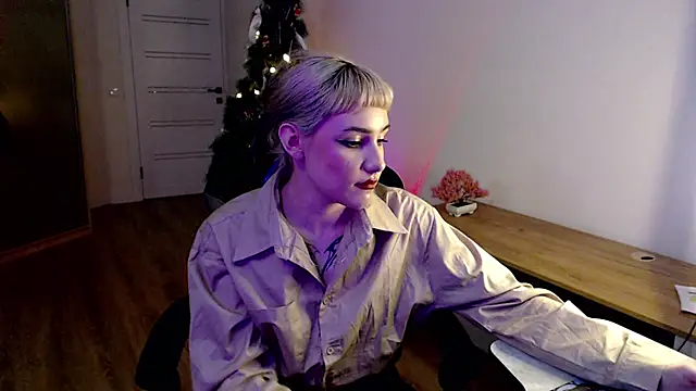 Snapshot of Princess_Shy___ chatting on 02-13-25, 03:56 Princess Shy    online show from 02-13-25, 03:56