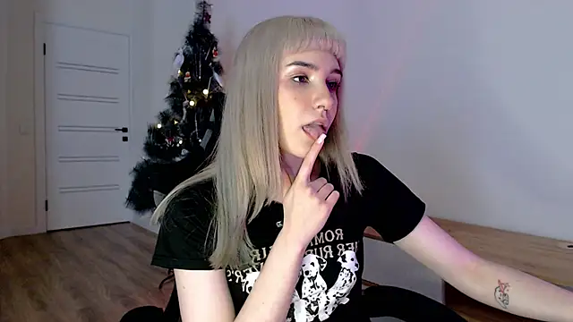 Snapshot of Princess_Shy___ chatting on 02-18-25, 02:38 Princess Shy    online show from 02-18-25, 02:38