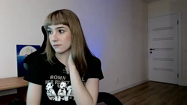 Snapshot of Princess_Shy___ chatting on 03-11-25, 02:18 Princess Shy    online show from 03-11-25, 02:18