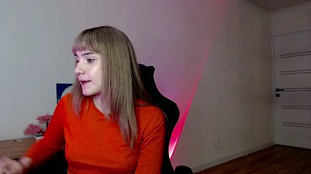 Snapshot of Princess_Shy___ chatting on 03-20-25, 04:53 Princess Shy    online show from 03-20-25, 04:53