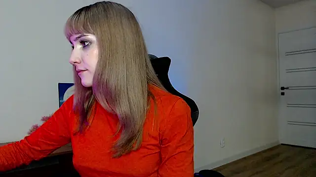 Snapshot of Princess_Shy___ chatting on 03-22-25, 08:15 Princess Shy    online show from 03-22-25, 08:15