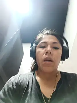 Snapshot of Karenn12 chatting on 10-10-25, 03:16 Karenn12 online show from 10-10-25, 03:16