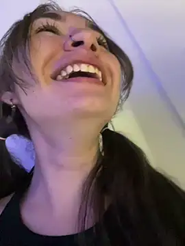 Sophie LS online show from 02-06-25, 05:57