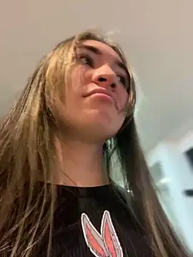 Sophie LS online show from 02-11-25, 03:40