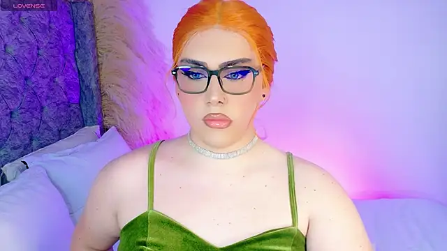 Snapshot of astridjonness chatting on 02-11-26, 01:32 astridjonness online show from 02-11-26, 01:32