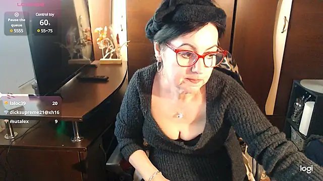 Snapshot of exymilf_ chatting on 02-25-25, 02:44 exymilf online show from 02-25-25, 02:44