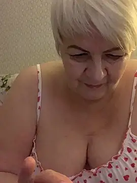 Laura Millf online show from 01-30-25, 05:39