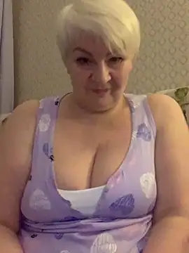 Laura Millf online show from 02-01-25, 03:28