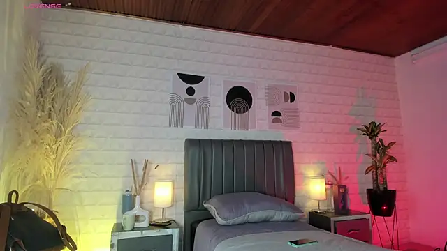 Lizzie-Evans online show from 07-22-26, 12:08