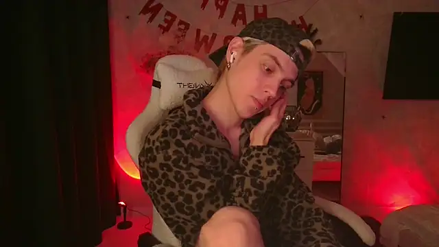 etieeis online show from 10-28-25, 04:20