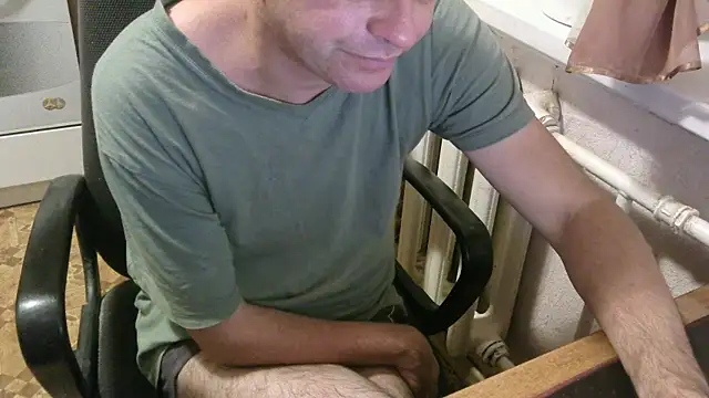 Snapshot of AlDON59 chatting on 10-11-25, 04:49 AlDON59 online show from 10-11-25, 04:49