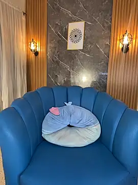 Julie Markk online show from 04-27-26, 11:25