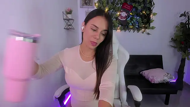 Sara lopez 28 online show from 12-18-24, 02:38