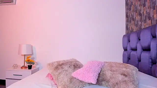 Snapshot of IsabellaAnngel chatting on 02-22-25, 10:09 IsabellaAnngel online show from 02-22-25, 10:09