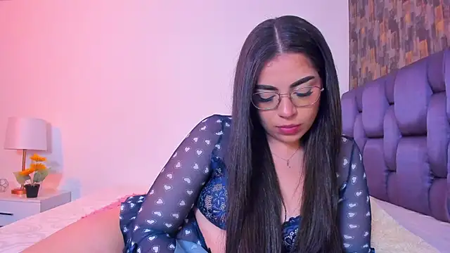 Snapshot of IsabellaAnngel chatting on 03-19-25, 02:27 IsabellaAnngel online show from 03-19-25, 02:27