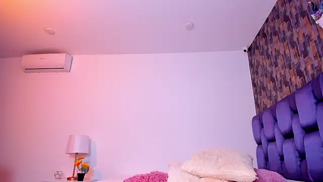 Snapshot of IsabellaAnngel chatting on 03-21-25, 02:28 IsabellaAnngel online show from 03-21-25, 02:28