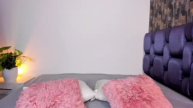 IsabellaAnngel online show from 04-25-26, 02:03
